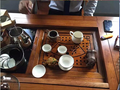 亦是客戶亦是友