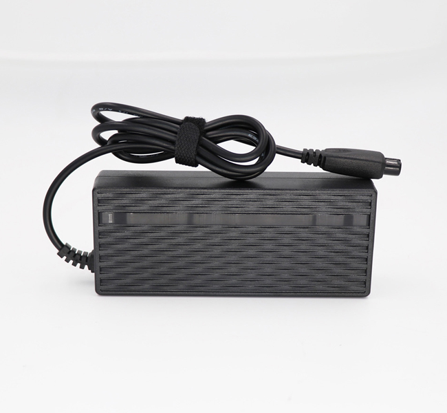 67.2V2A鋰電池充電器